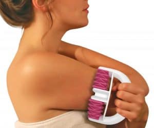 uso del masajeador anticelulitico en los brazos